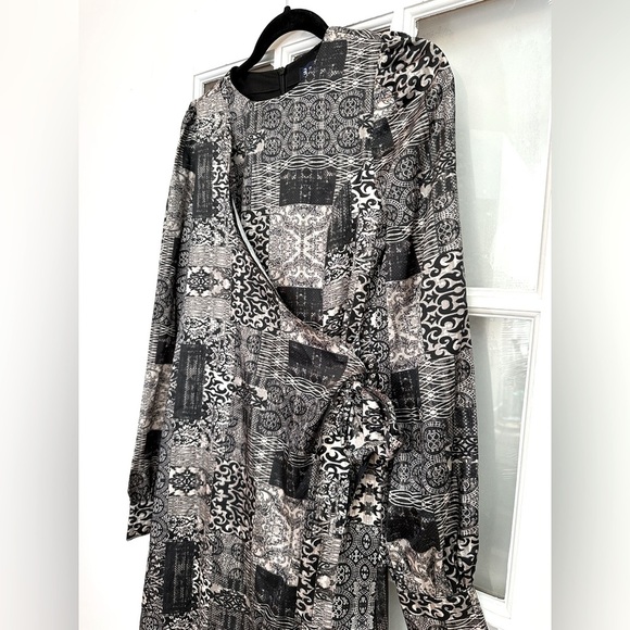 Barelli Black Grey Cream V-Neck Long Sleeve Wrap Gown Dress Size 6 Small S NWT - Picture 2 of 14